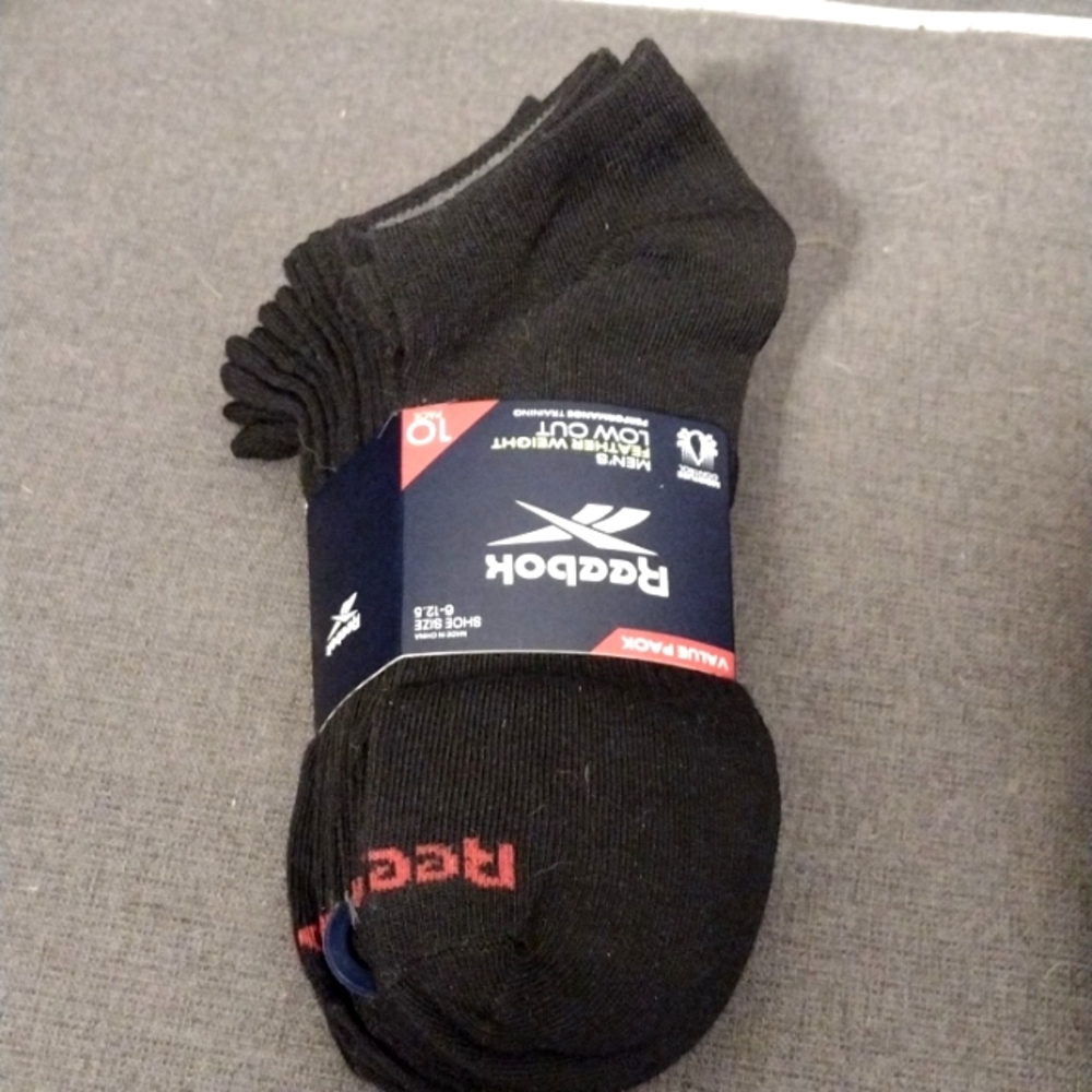 Men's White & Black Reebok Low Cut Socks. fits shoes size 6-12.5 10Value Pack.